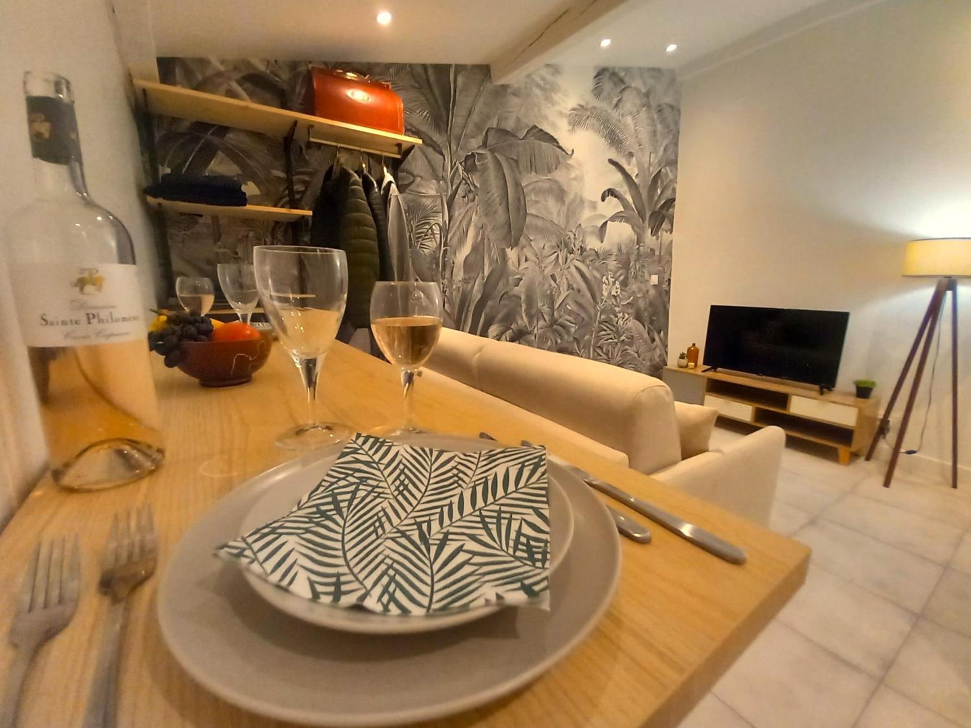 Apartment #3 # Place Charmante Toulon